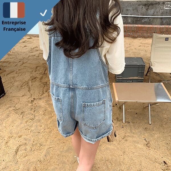 salopette-short-en-jean_c8b79ab5-c0fc-476f-9594-7d23e8f7f2e7